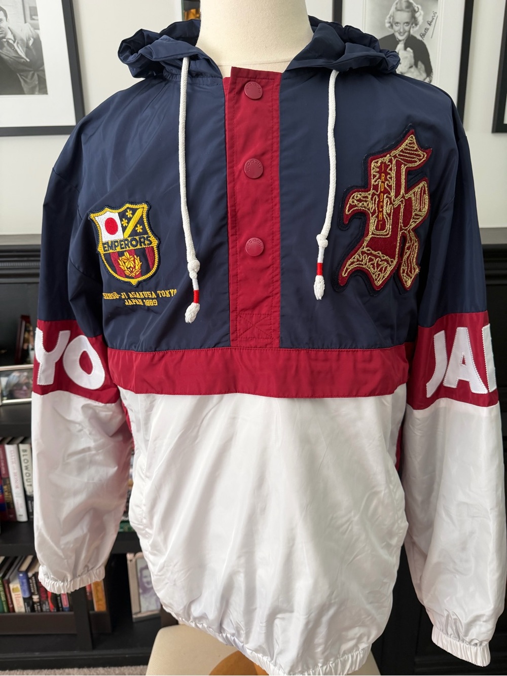 Unique Nylon Pullover Windbreaker. Tokyo-Japan Appliqués. Size XXL. Exc. Cond.